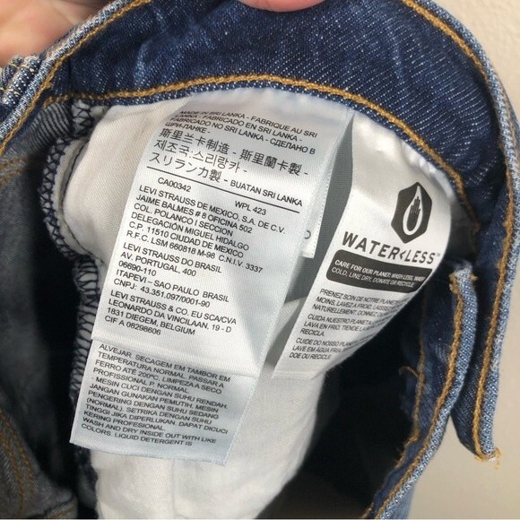 Levi’s Deconstructed Denim Skirt Raw Hem Rhinestone Star Embellished NWT 30 - Picture 9 of 12